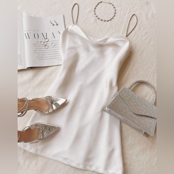 !!!Lulus BRIDE Mystery Box!!! - Picture 5 of 11